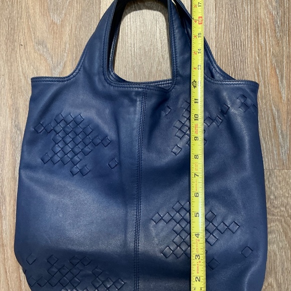 Bottega Veneta lamb leather tote bag - Picture 10 of 12